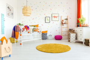 Babyzimmer-Deko mit Bildern