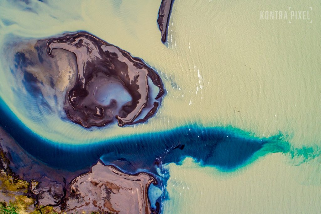 Drohnenaufnahme eines Sees in Island im HDR-Format